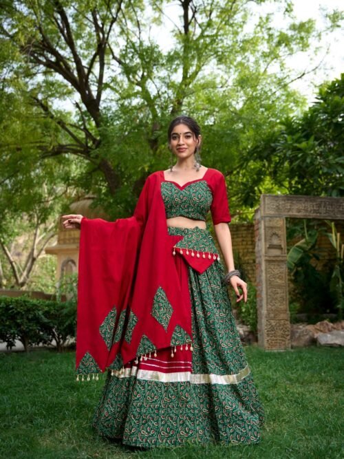 1654GRNMAIN.jpg Green Color Cotton Navratri Lehenga Choli Set